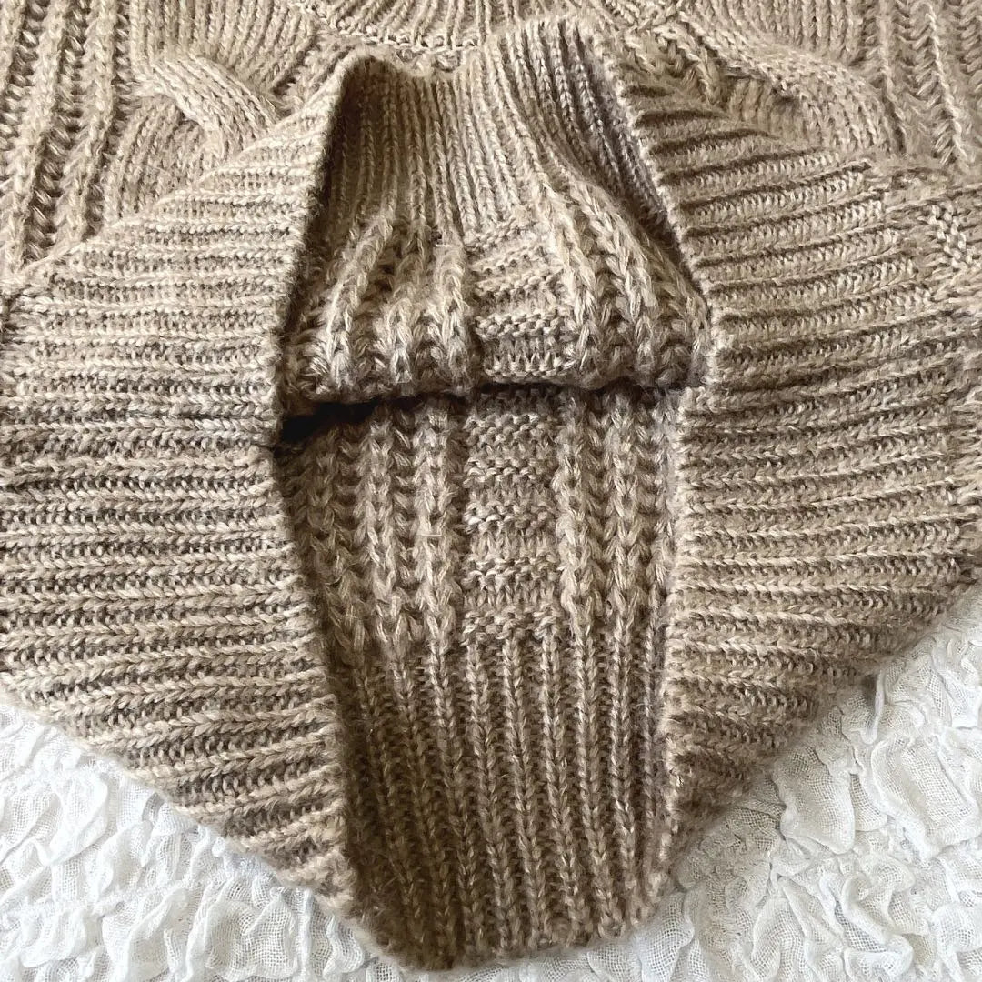 Good condition Grail Oversized Dolman Sleeve Cable Knit Sweater (F)