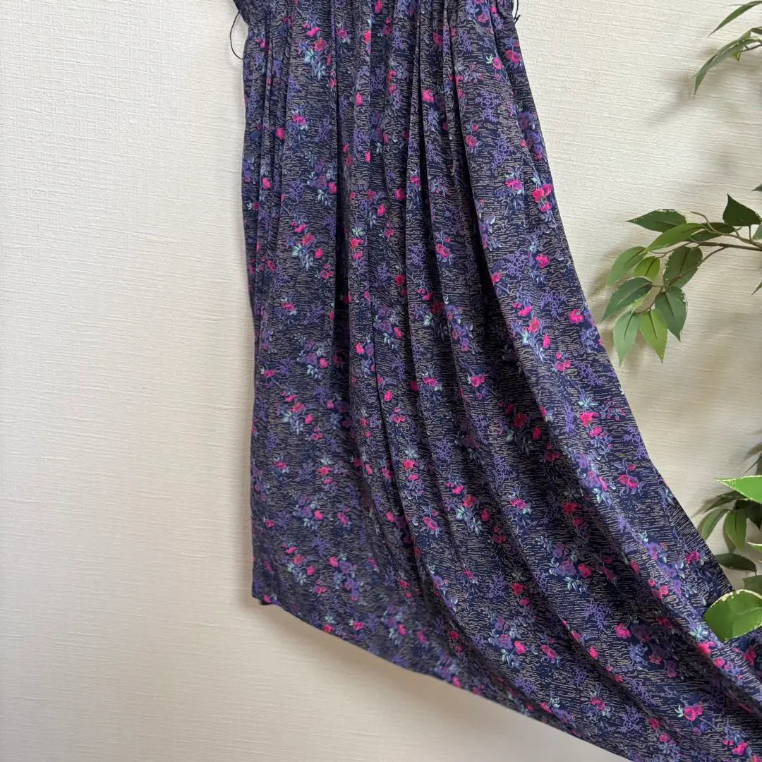 Vestido floral con mangas francesas de Chalet Blanc, morado, talla S