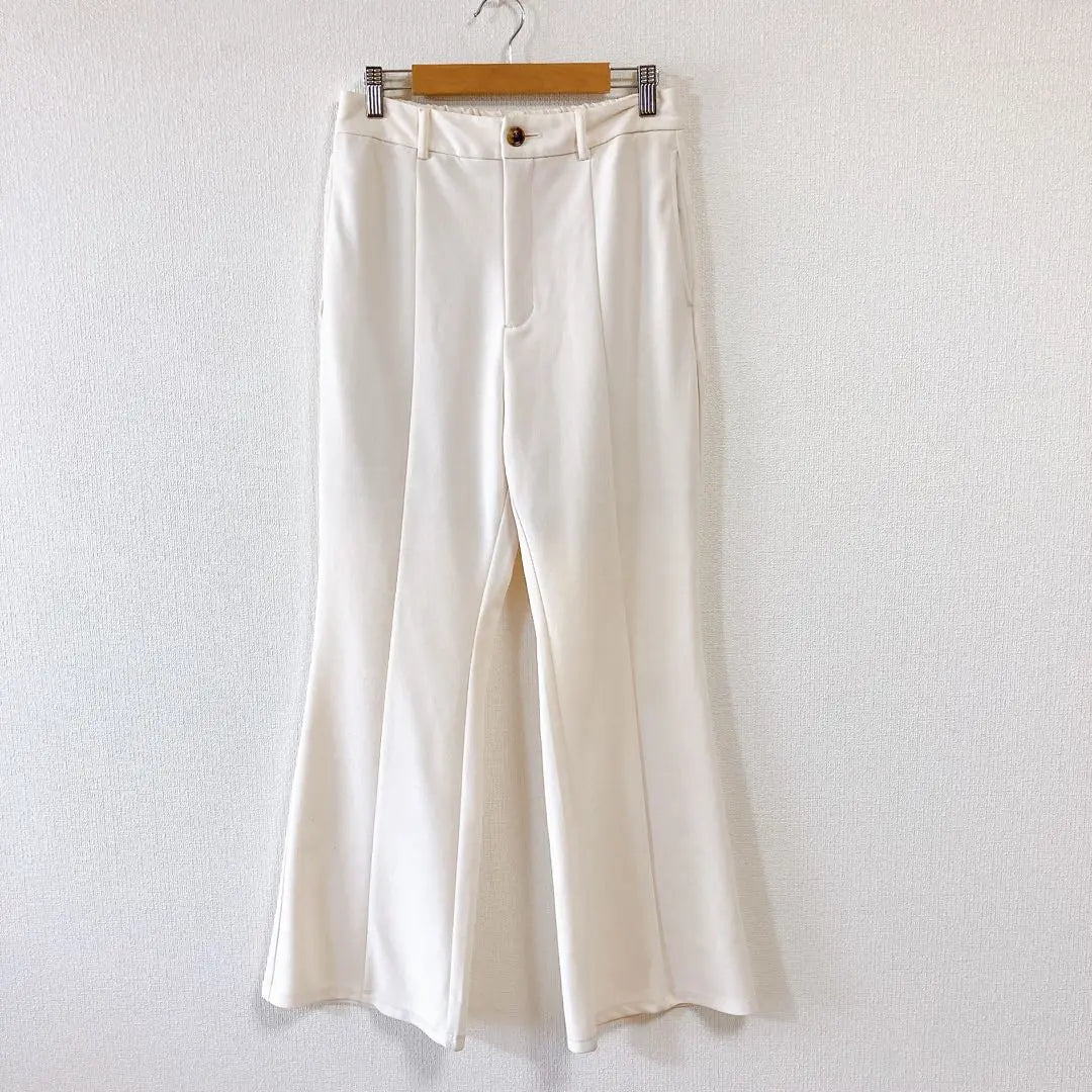 ◇GU◇GU【L】Pantalones acampanados cortados y cosidos, piernas hermosas, material elástico