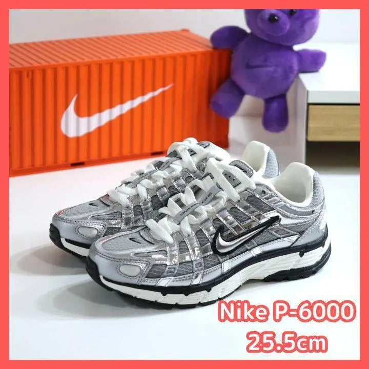 [Novedad] NIKE P-6000 Plata metalizada 25,5 cm