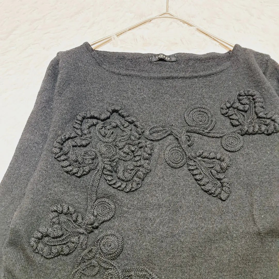 [TABASA] TABASA Wool 100 Knit Sweater Black Embroidered Pattern | 【タバサ】TABASA　ウール100ニットセーター　黒　ブラック　刺繍模様