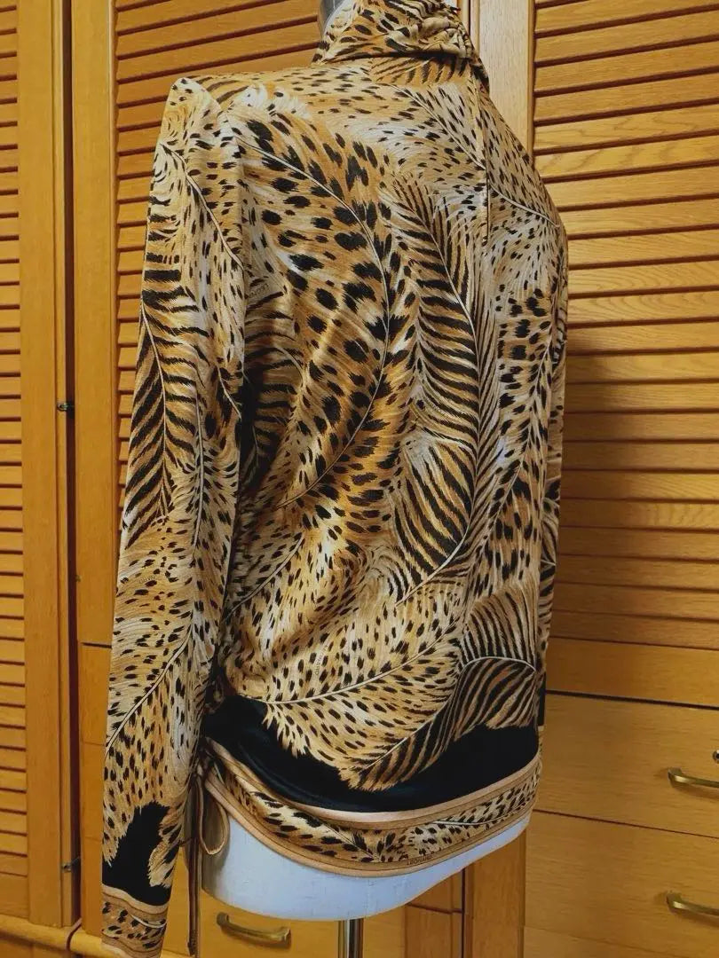 Super beautiful Leonard leopard print off turtleneck tops silk wool brown mustard color x black