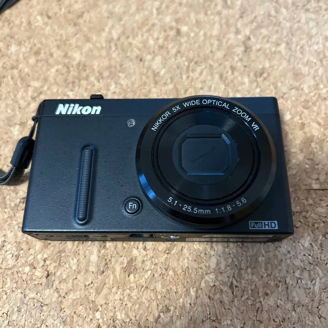 Nikon COOLPIX P330 en buen estado con batería y 2 cargadores