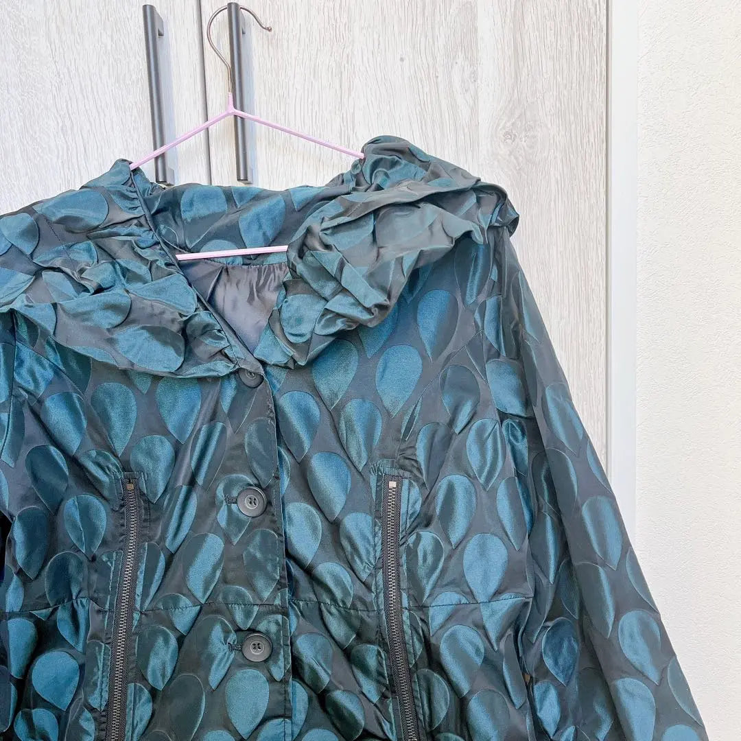 New with tags, list price just under 50,000 HANA HANA dark green coat