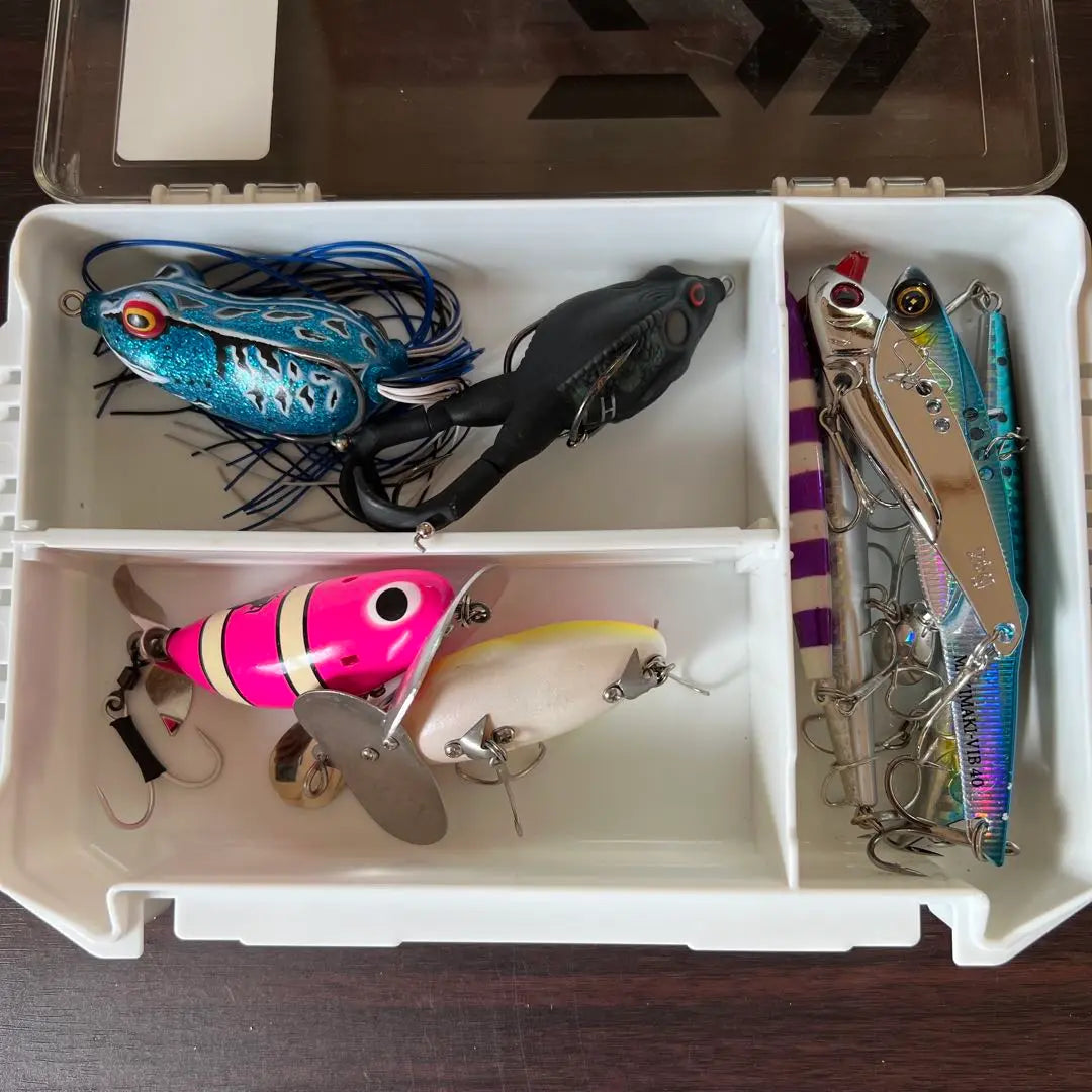 Lure Case Daiwa, 10 Lures Cosmet