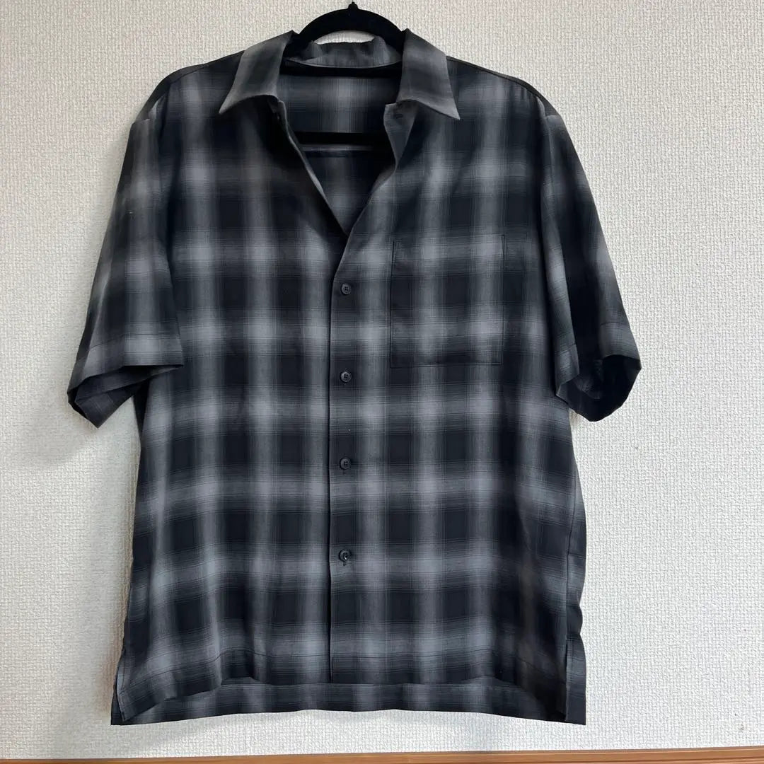 GU Gray Checkered Short Sleeve Shirt M Size