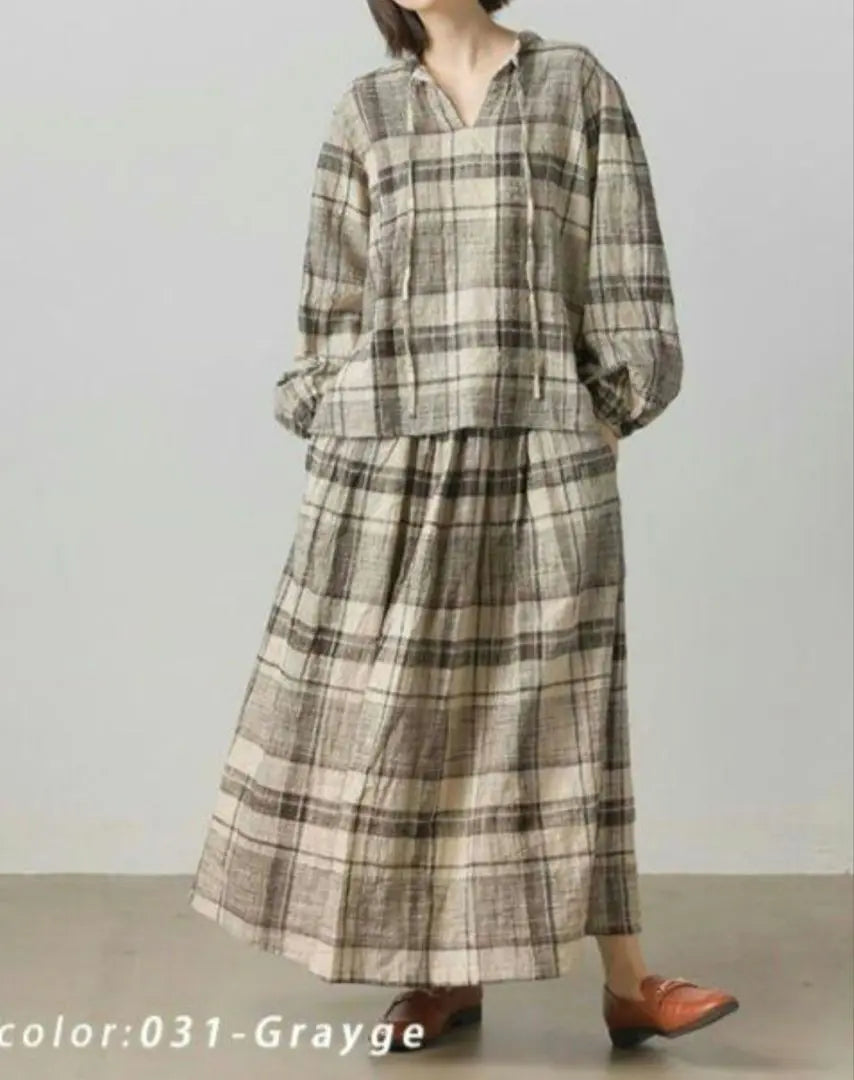 Only a few left OMNES Natural Gray Check Skirt M-LL New