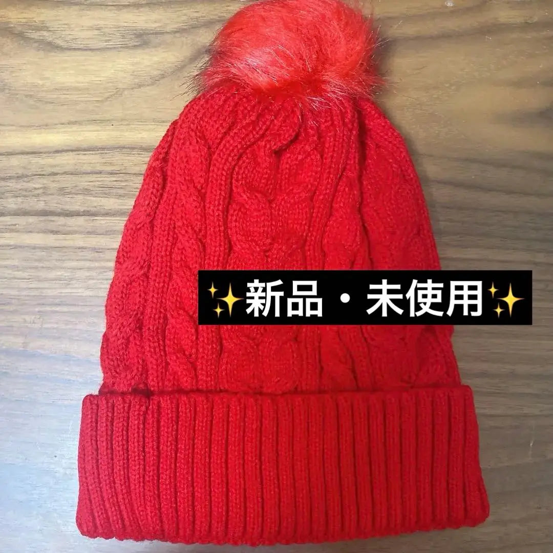 ✨Unused✨ Women's knit hat with pom poms, fleece lining, warmth protection, red