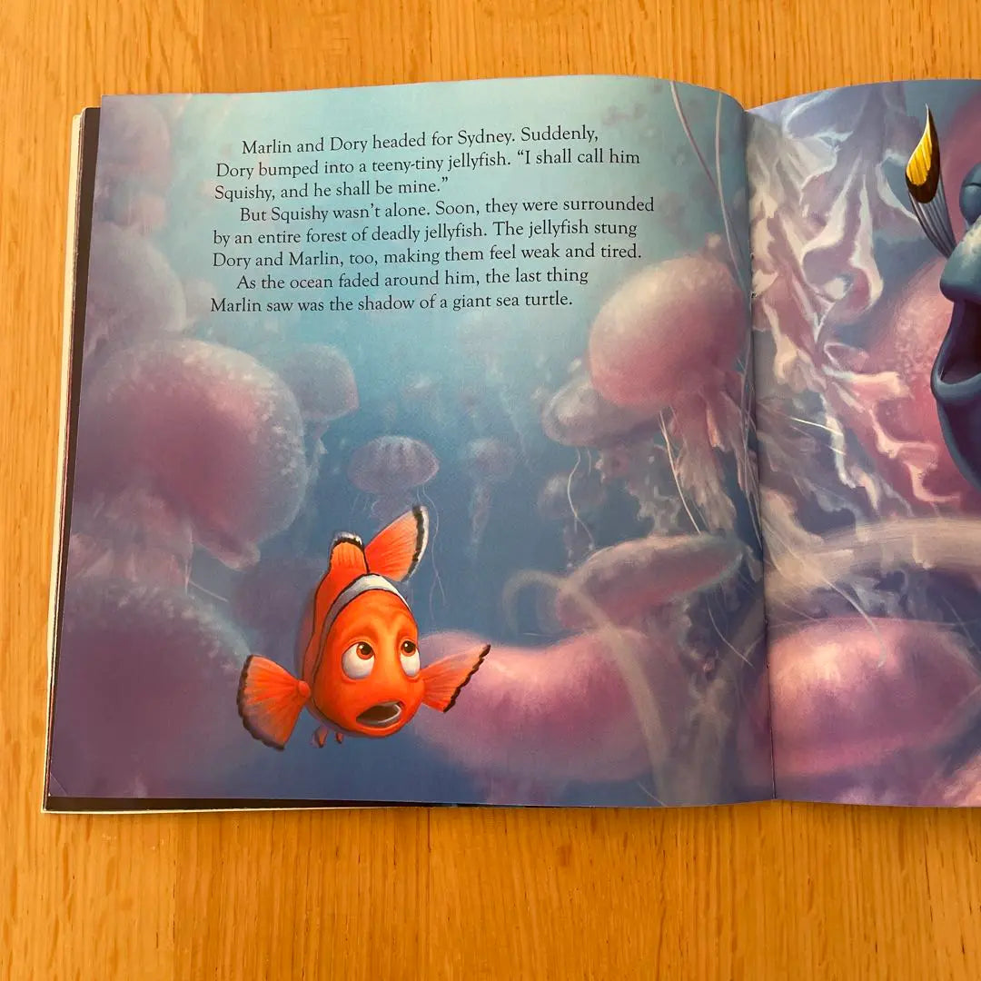 Juego de CD y libro ilustrado en inglés de Disney Read-Along Storybook | Libro de cuentos de lectura de Disney 英語の絵本とCDセット