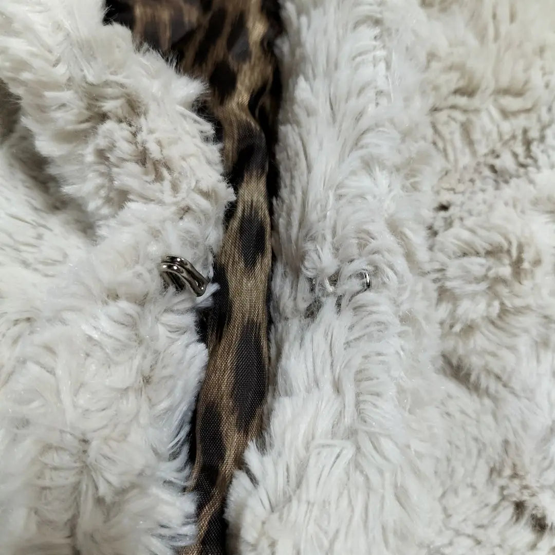 SHAKE SHAKE Leopard Hooded Fur Vest | SHAKE SHAKE レオパード フード付き ファー ベスト