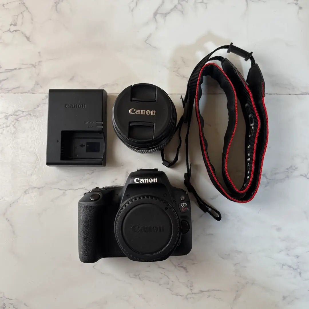 Canon EOS Kiss X9 +EF-S 18-55mm lens set