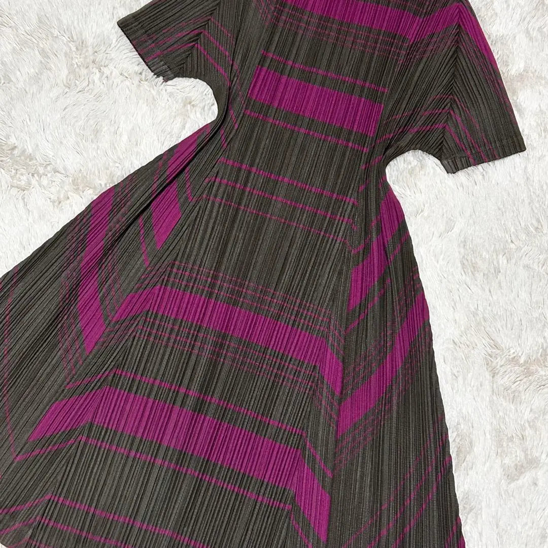 Pleats Please Issey Miyake Short sleeve All-over pattern Geometric pattern weave Dress