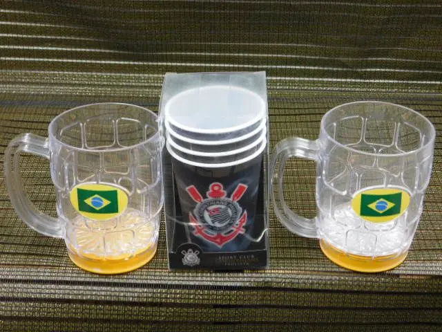 ★2 vasos de cerveza con la bandera brasileña brillante y 4 vasos de plástico de Corinthians