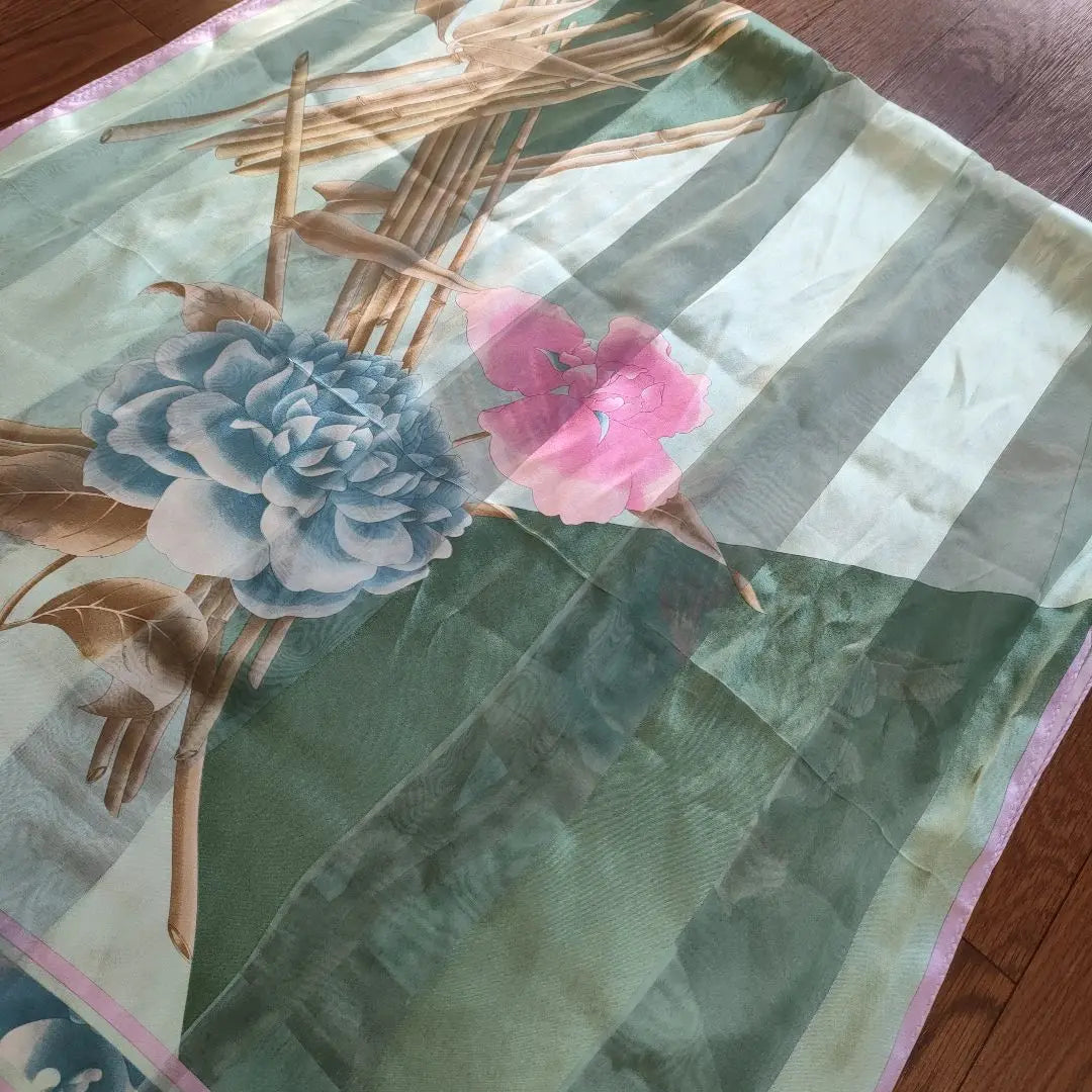 Ka 11 Beautiful condition Leonard Floral Stole Shawl 100% Silk