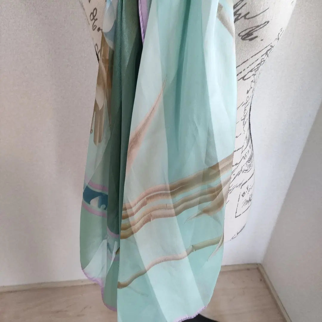 Ka 11 Beautiful condition Leonard Floral Stole Shawl 100% Silk