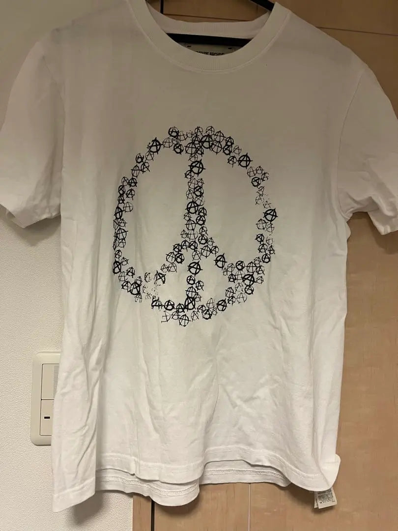 Camiseta Peace Mark de BEAMS FUTURE ARCHIVE