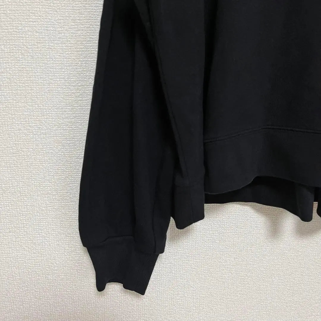 Parka corta con capucha y capucha UNIQLO (talla L) Yuru Kaji negra a0279