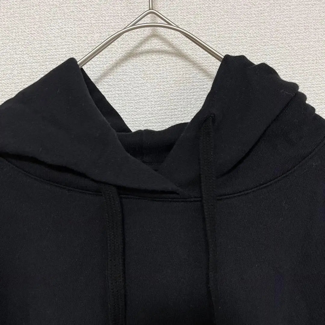 Parka corta con capucha y capucha UNIQLO (talla L) Yuru Kaji negra a0279