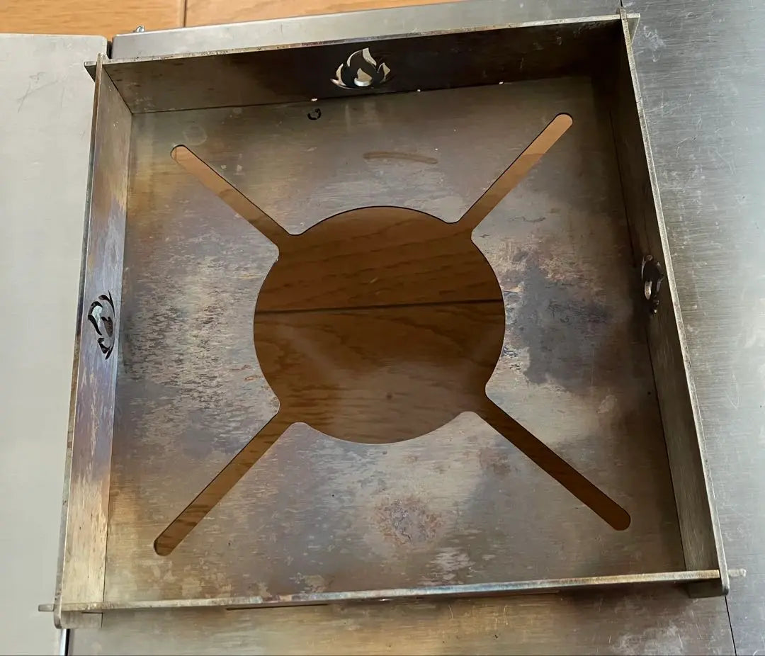 Heat-shielding table for single burners (stainless steel) *Includes iron trivet