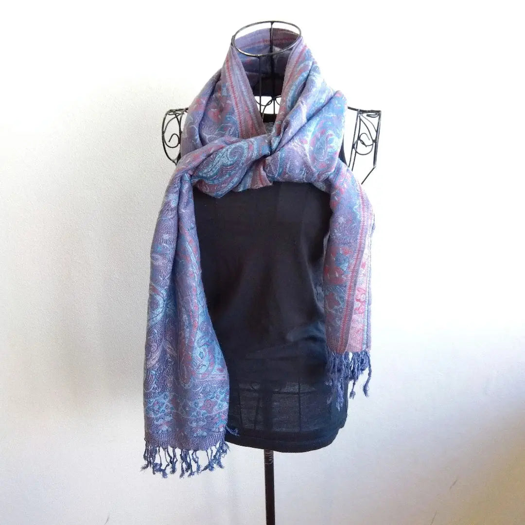 Good condition ✨Pashmina Paisley scarf Large stole High quality All-over pattern Fringe