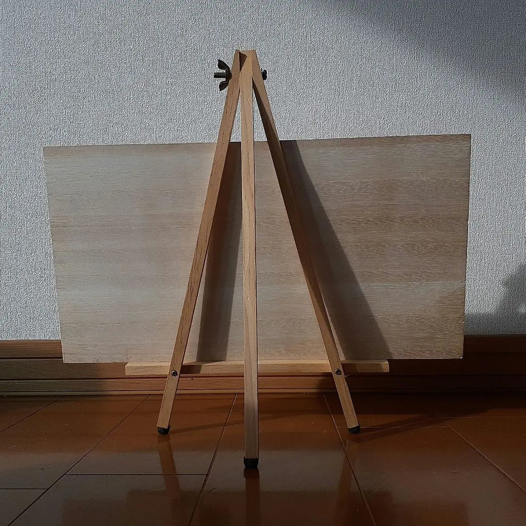 Acrylic hand-painted wooden easel included