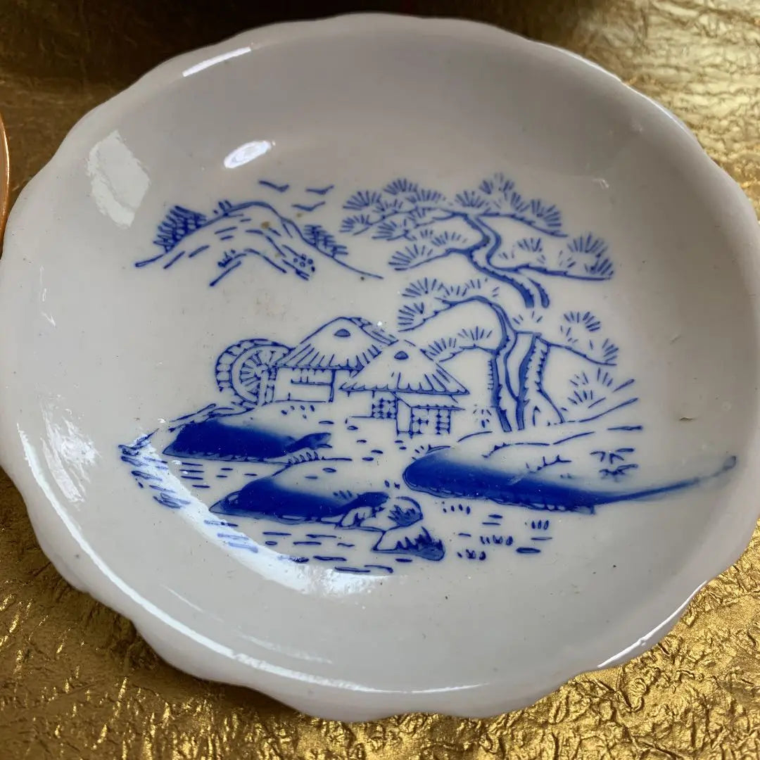 Waterwheel Collector Waterwheel Small plate Showa retro Japanese tableware with dyed and dyed