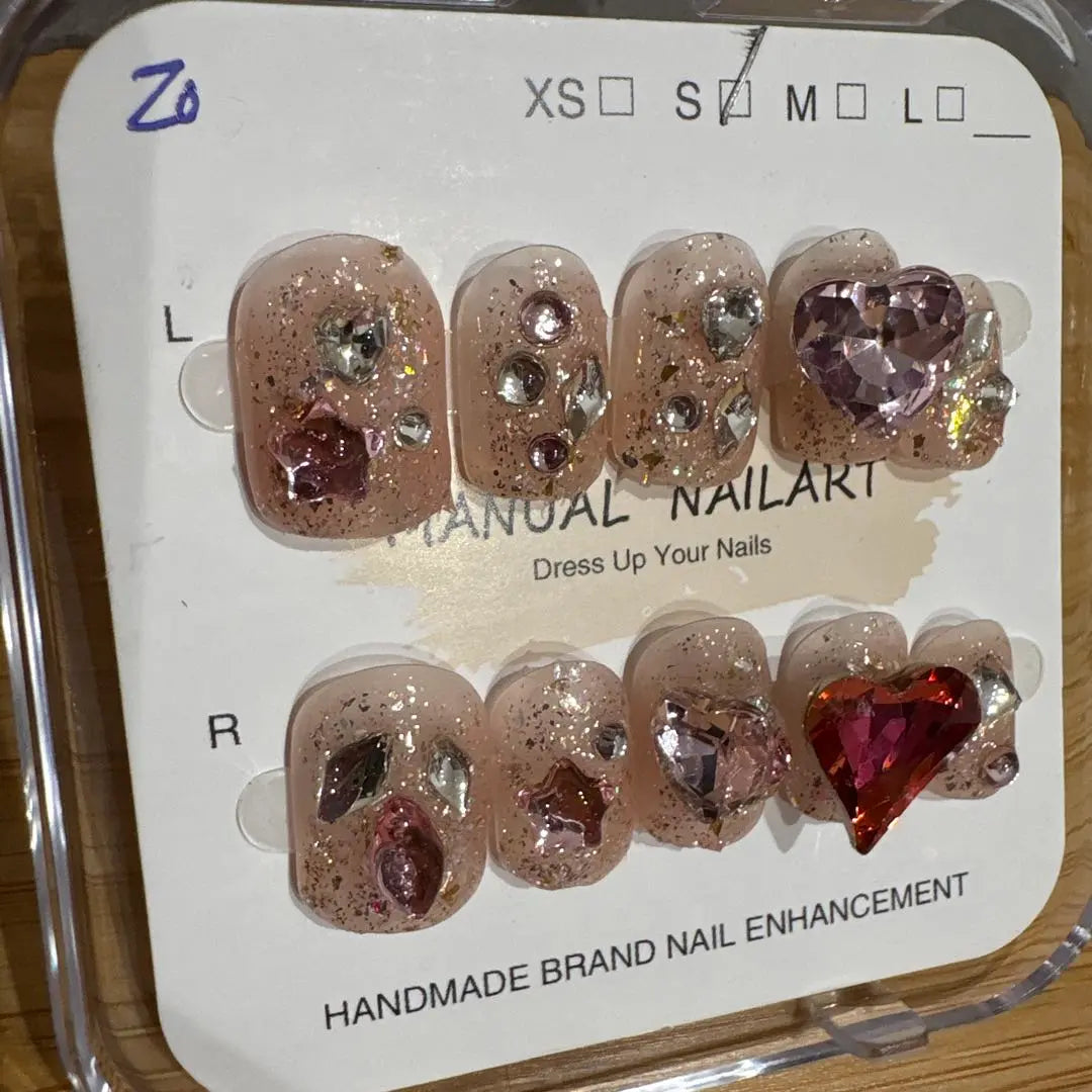 Juego de uñas con piedras en forma de corazón, talla S