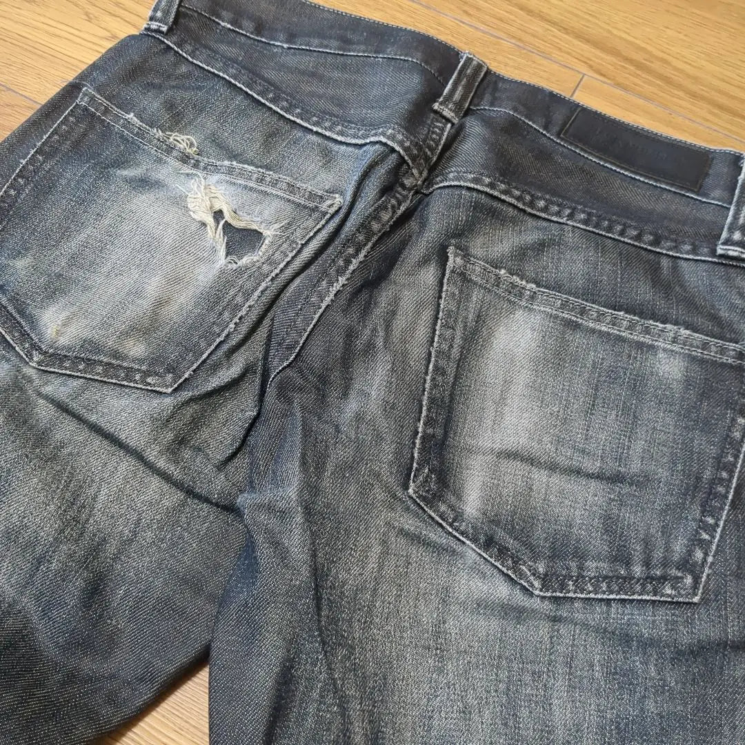 [Casi a la venta] Pantalones vaqueros ajustados de corte entallado para hombre con números en la espalda