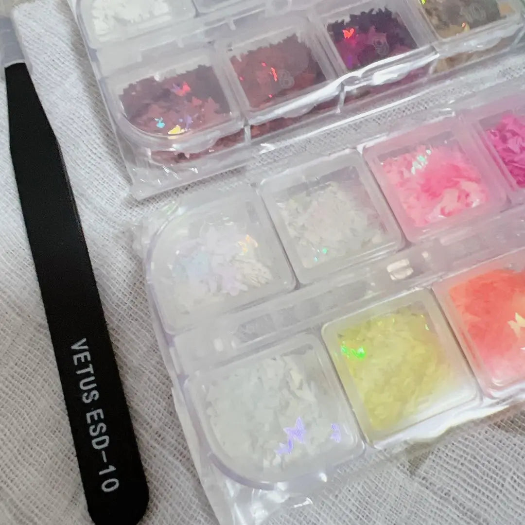 ⭐️Nail parts Butterfly 24 color ultra -thin nail art kit with one piece | ⭐️ ネイルパーツ　蝶　24色　極薄　ネイルアートキット　ピンセット１本付き