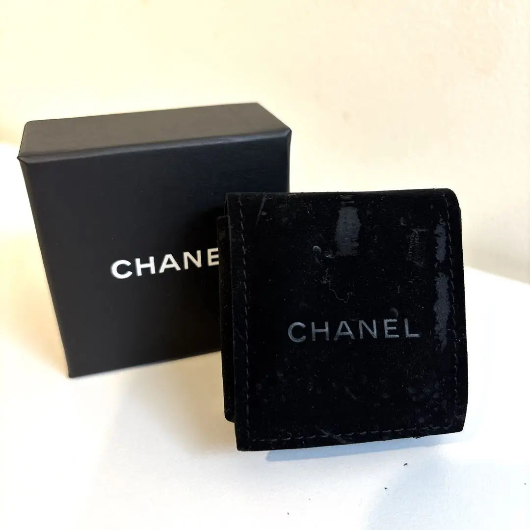 CHANEL ★ Genuine earrings, one ear