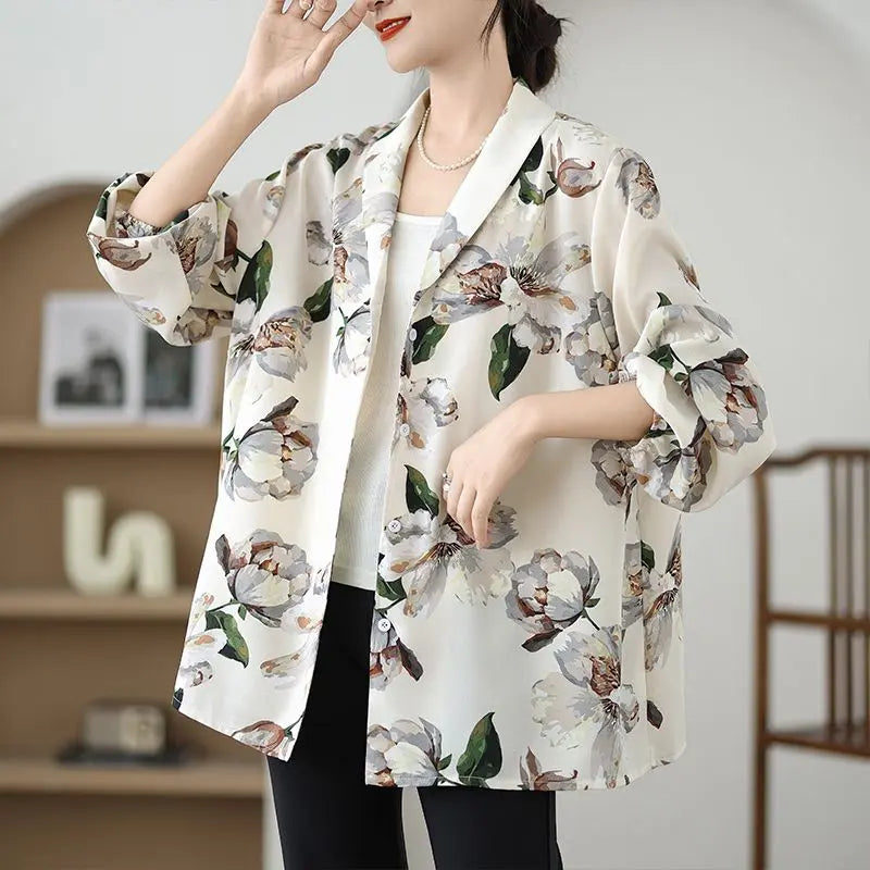 New ◎ Very popular print outerwear for commuting retro and relaxed buttons elegant