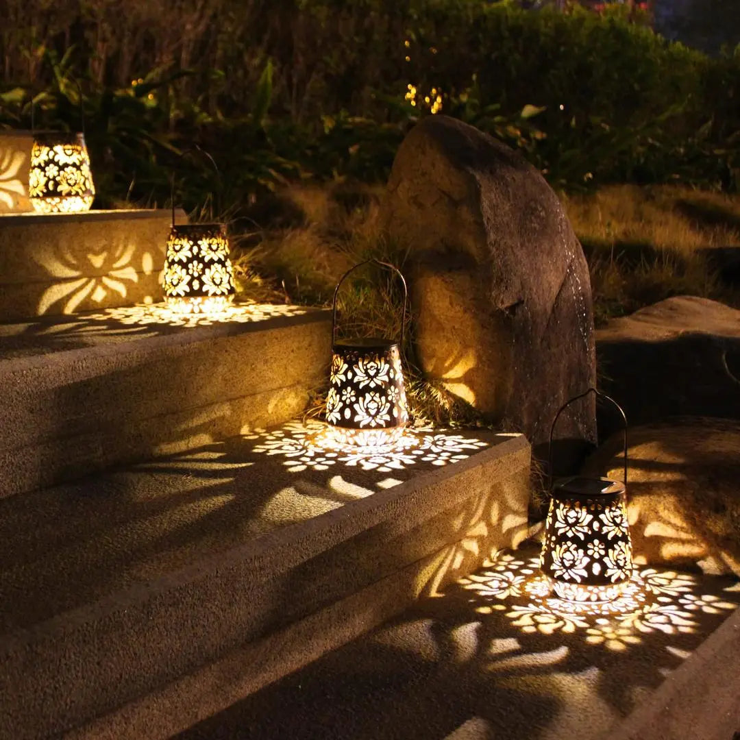 ◎Exquisite solar lantern garden light, warm color, wireless, floral pattern