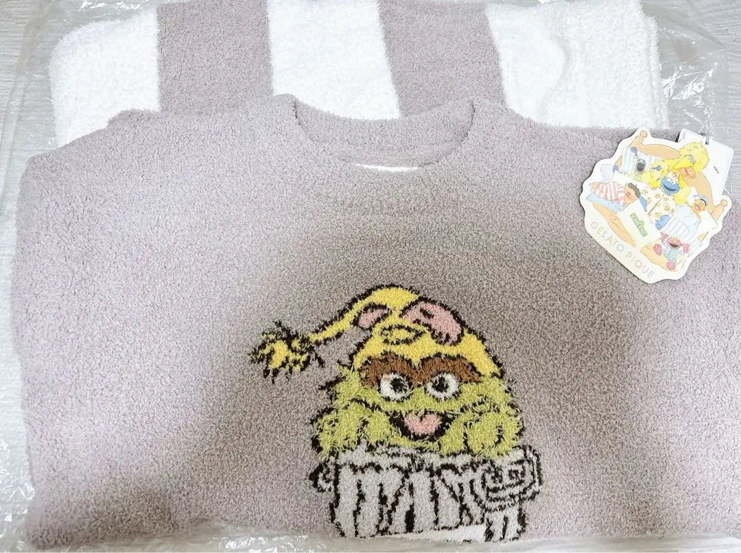 [Sold out] Gelato Pique Sesame Street Top and Bottom Set for Women Gray