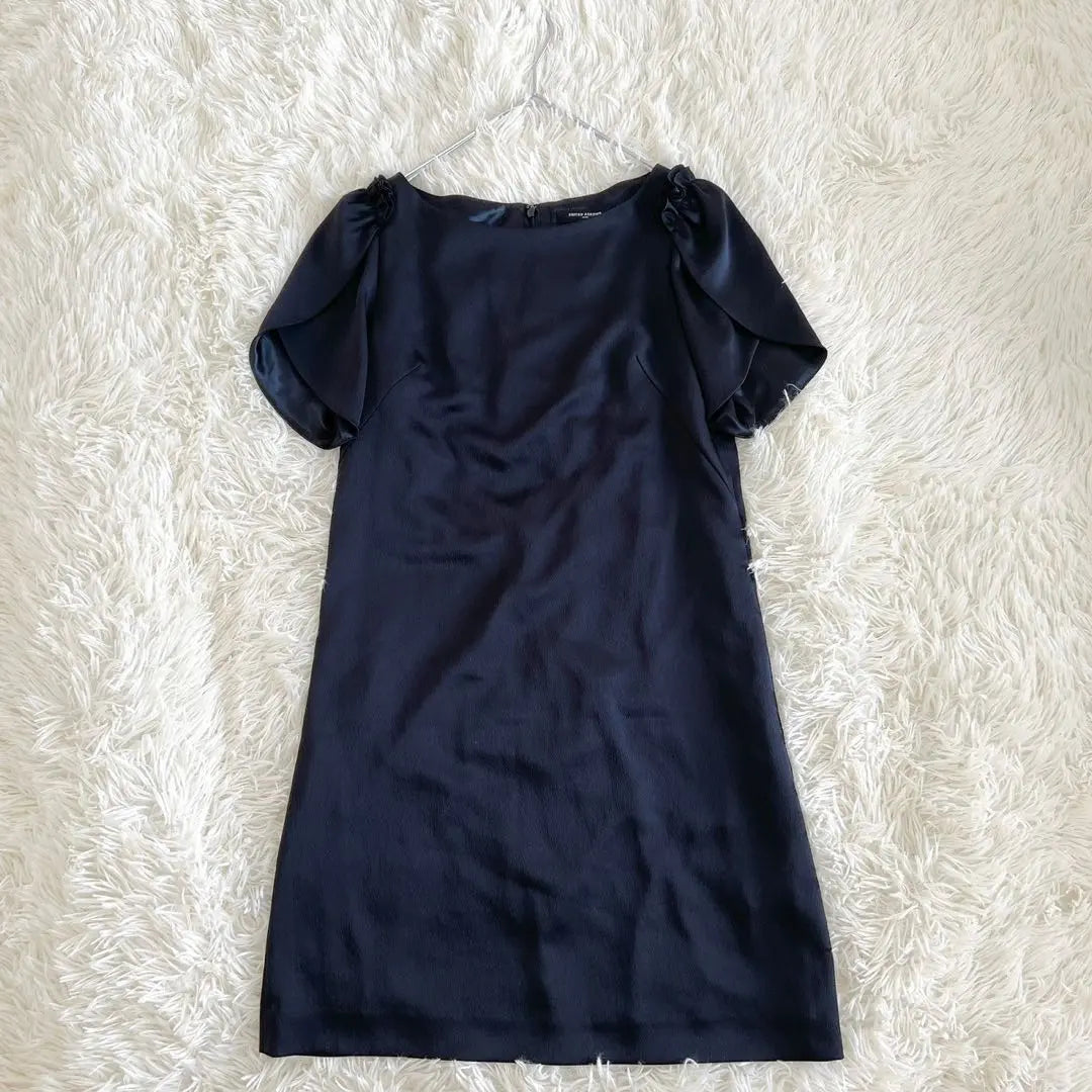 Nuevo vestido de novia con mangas tulipán de United Arrows (38)