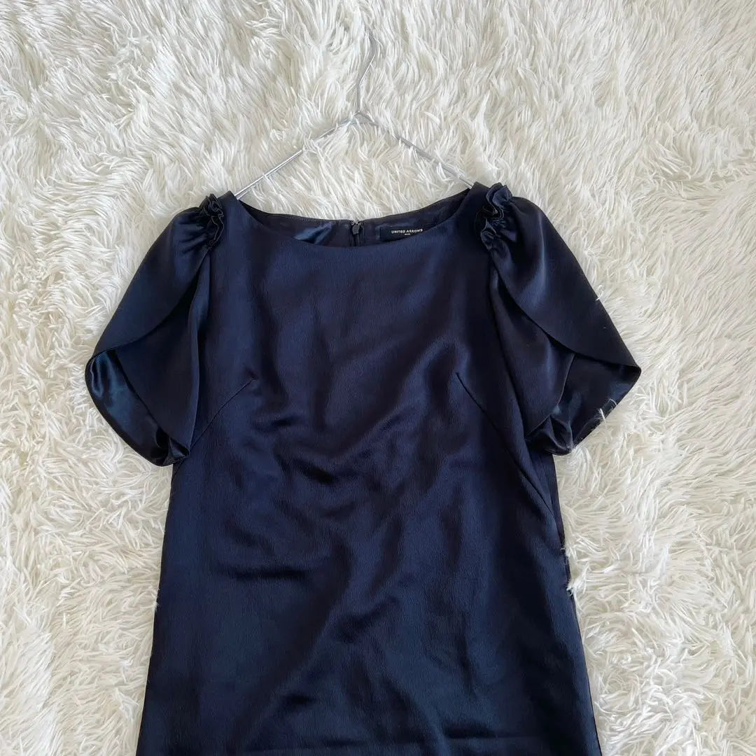 Nuevo vestido de novia con mangas tulipán de United Arrows (38)