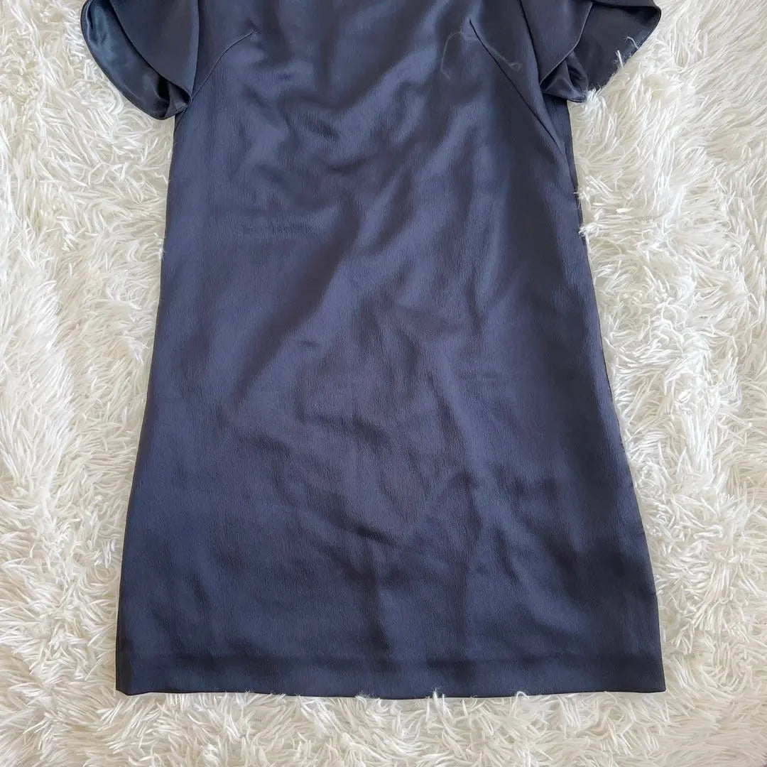 Nuevo vestido de novia con mangas tulipán de United Arrows (38)