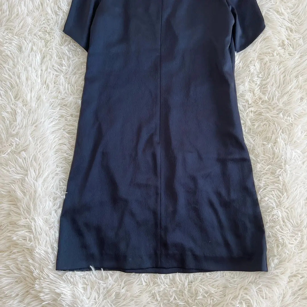 Nuevo vestido de novia con mangas tulipán de United Arrows (38)