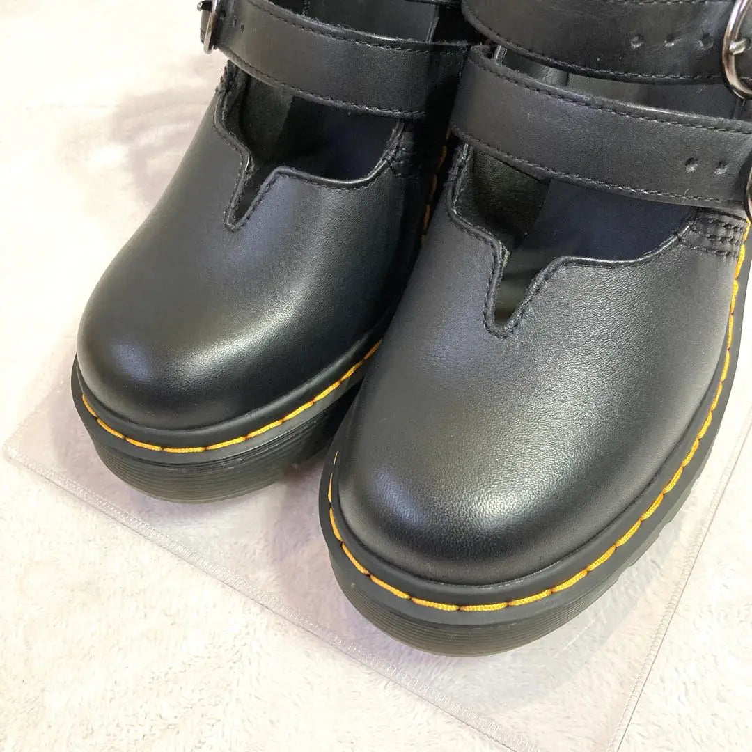 ✨Extremely beautiful✨ Dr. Martens EVIEE Mary Jane 23