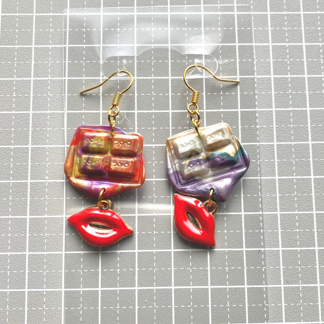 No.45 Pendientes hechos a mano con lacre Labios Color chocolate misterioso