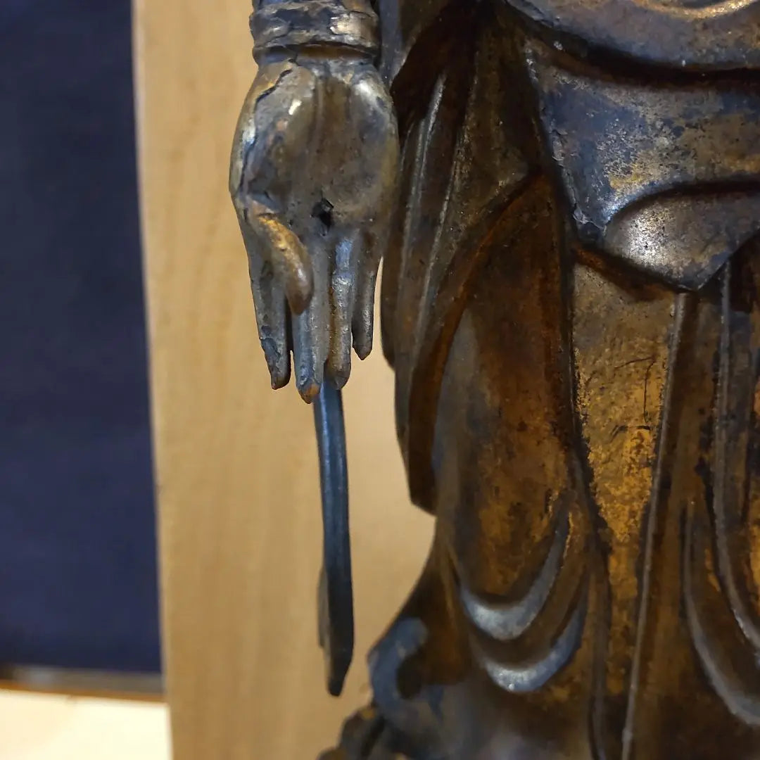 Arte budista n.º 13: Estatua de madera tallada de Kannon con once caras