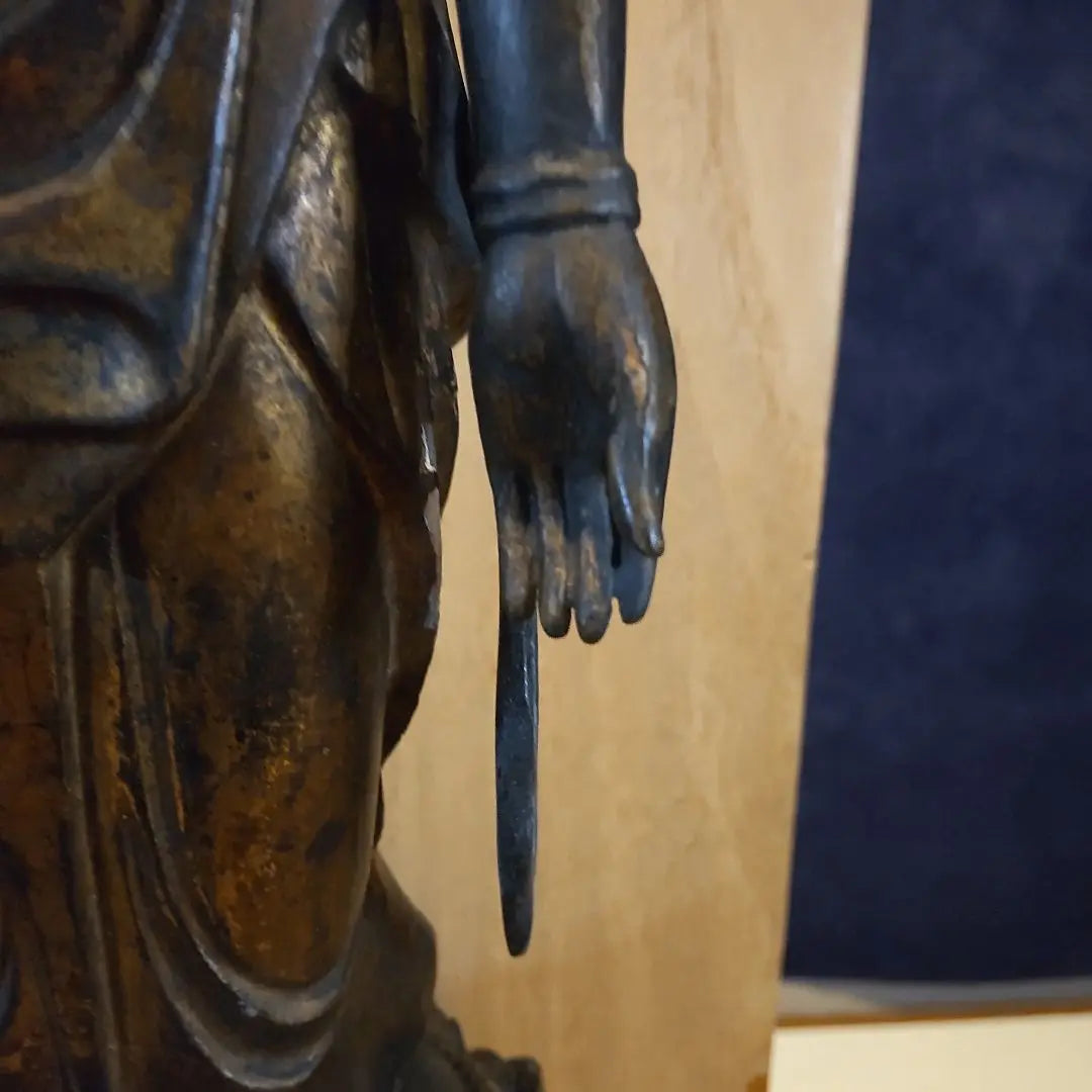 Arte budista n.º 13: Estatua de madera tallada de Kannon con once caras