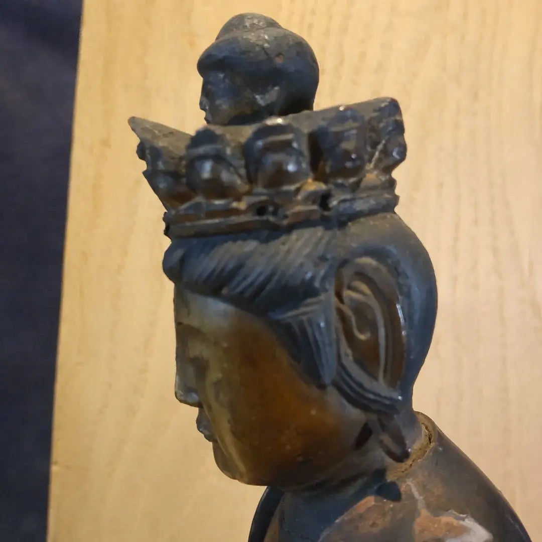 Arte budista n.º 13: Estatua de madera tallada de Kannon con once caras