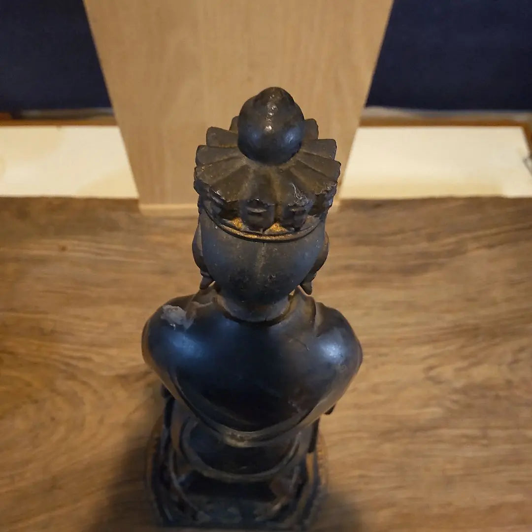 Arte budista n.º 13: Estatua de madera tallada de Kannon con once caras