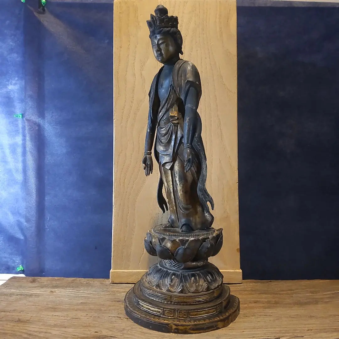 Arte budista n.º 13: Estatua de madera tallada de Kannon con once caras