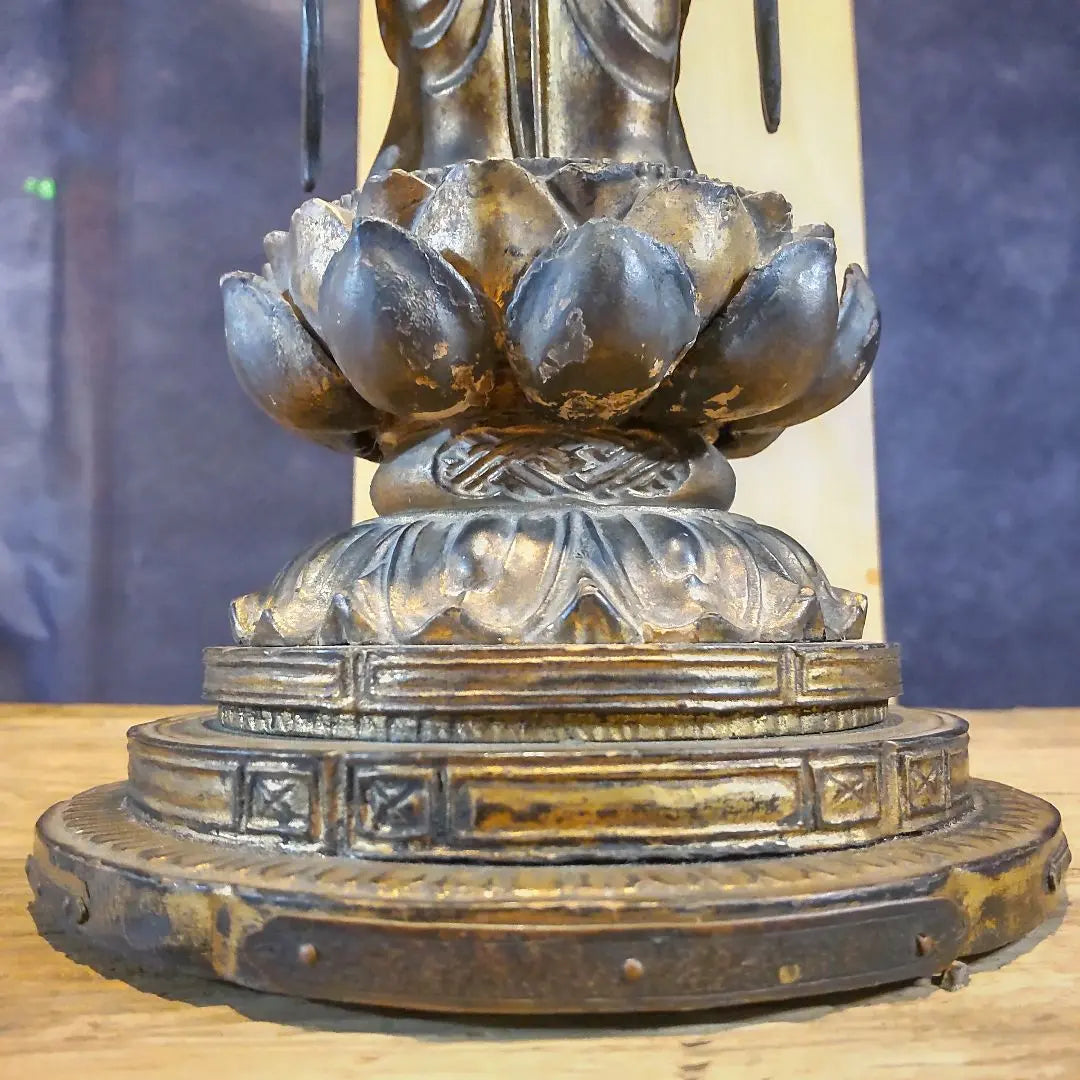 Arte budista n.º 13: Estatua de madera tallada de Kannon con once caras