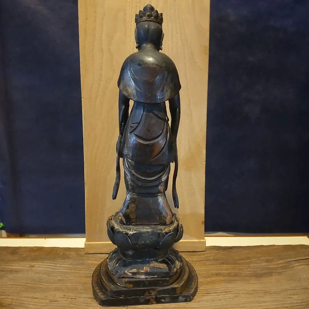 Arte budista n.º 13: Estatua de madera tallada de Kannon con once caras