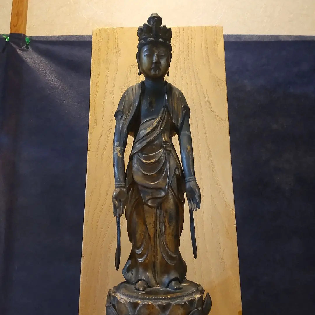 Arte budista n.º 13: Estatua de madera tallada de Kannon con once caras