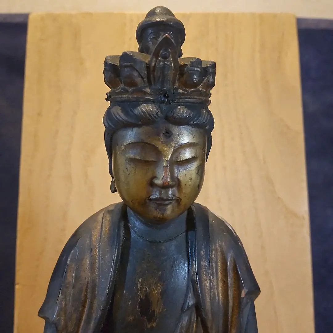 Arte budista n.º 13: Estatua de madera tallada de Kannon con once caras