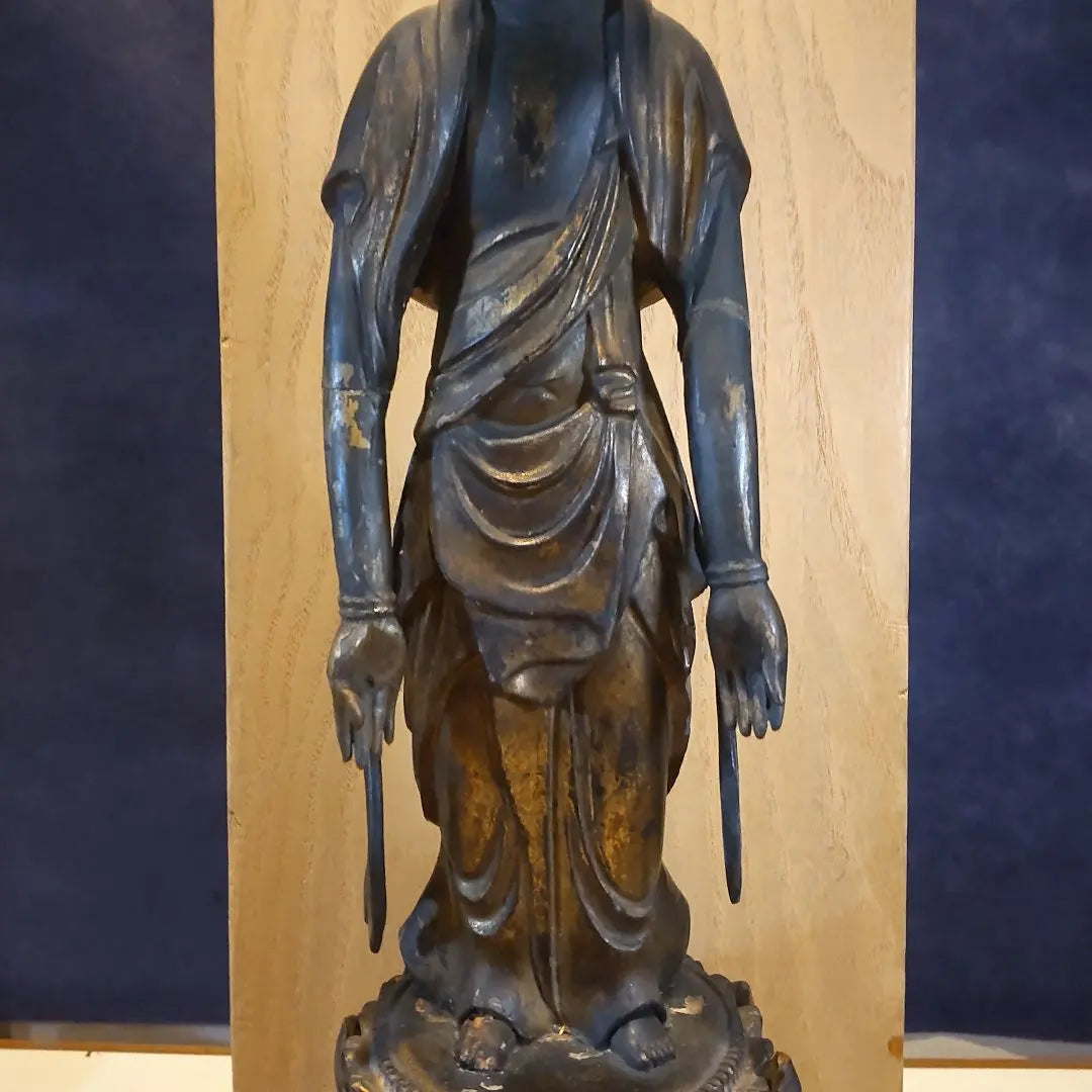 Arte budista n.º 13: Estatua de madera tallada de Kannon con once caras