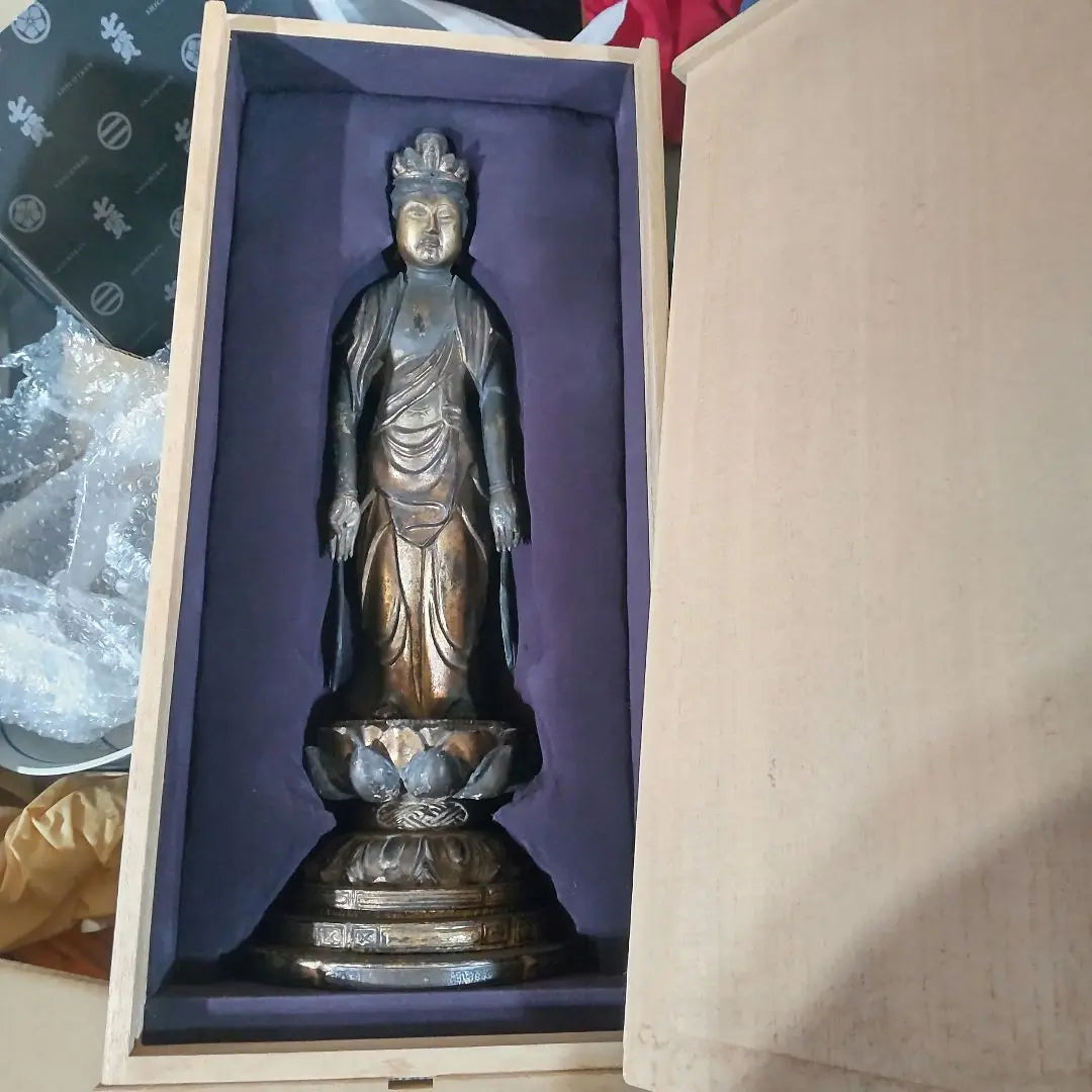 Arte budista n.º 13: Estatua de madera tallada de Kannon con once caras